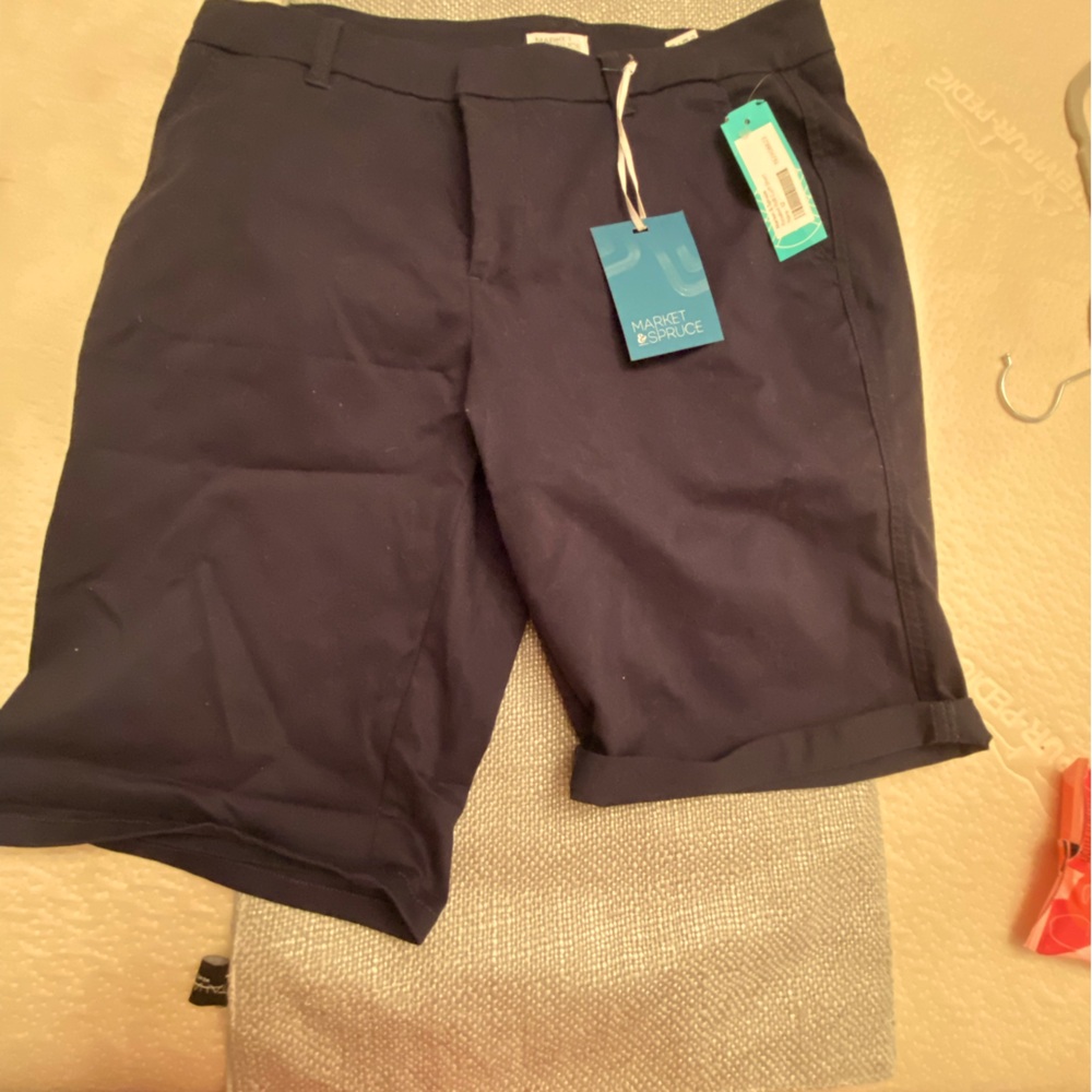 Size 12 navy Market & Spruce shorts. Can roll up to make shorter or leave long